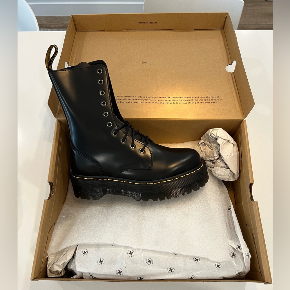 Dr. Martens “Jadon Hi” boot